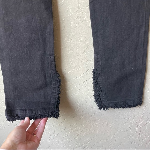 BCBGMaxazria Black Distressed Skinny Jeans Ankle Fray Knee Rips - Picture 10 of 13